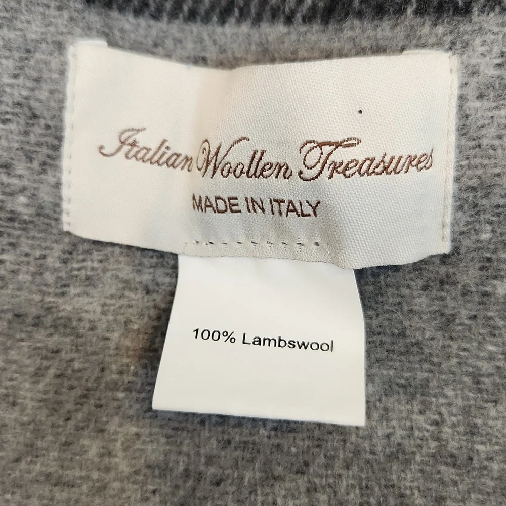 Italian Woollen Treasures Gray Lambswool Scarf with Fringe‎